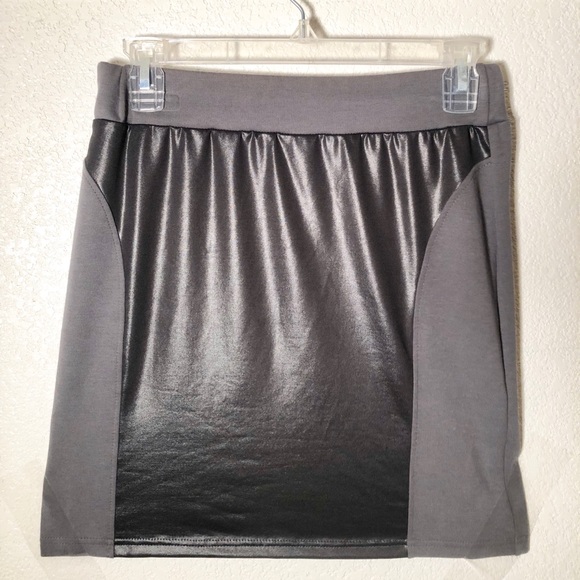 M Urban Outfitters Mini Skirt Faux Leather Medium - Picture 1 of 5